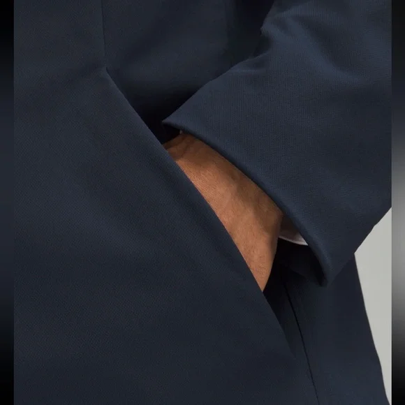 Lululemon - New venture button front blazer - Picture 7 of 16